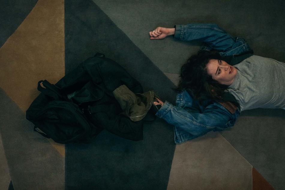 Lizzy Caplan in Drag | Photo Credit: Ben Goodman